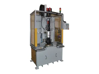 Estaciones de apriete semiautomáticas de 4 ejes