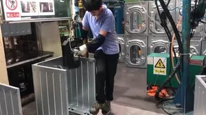 Unidad de clinchado manual, marco en C