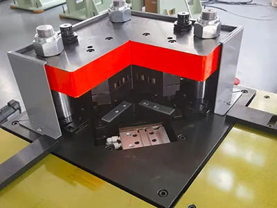 Conjunto de herramientas de clinchado